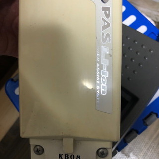 電動自転車のバッテリー、充電器の画像
