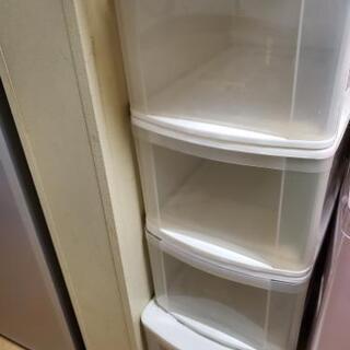 プラスチックのケース6つ