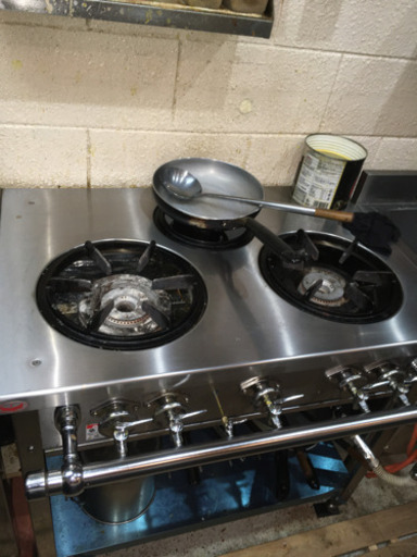 【引き取り限定】業務用ガスコンロ 3口卓上型