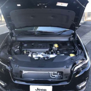 Jeep 現行型　走行1000キロ　