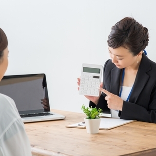 【時給1700円＋交通費支給  月に7ｰ10日の人気カウンター業...