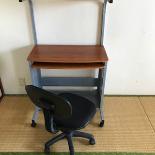パソコンデスク　イスセットの画像