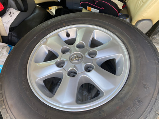 トヨタハイエース　純正ノーマルタイヤ