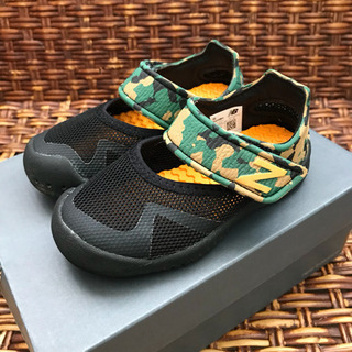 【美品】ニューバランス キッズサンダル 水陸両用 14.5cm 子供靴