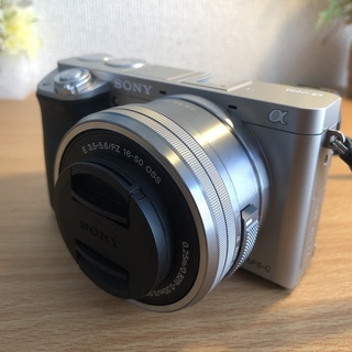 トコぺデイア ソニー　一眼レフ　ミラーレスカメラ　a6000 シルバー α（ソニー） ソニー SONY α6000 ILCE-6000 レンズセット シルバー