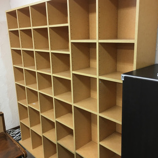 ナチュラルカラー本棚　収納しやすい✨