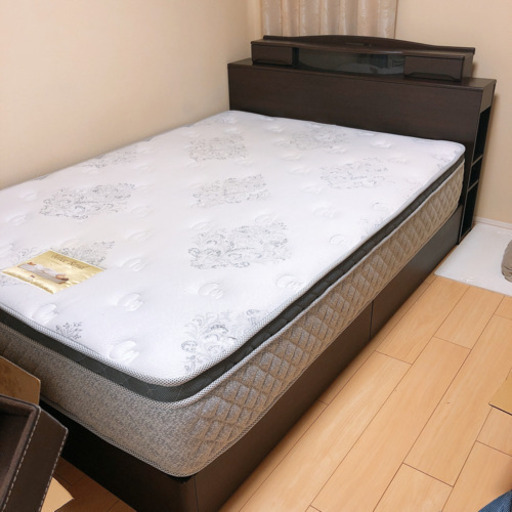 ダブルベッド引き取りにきてくれる場合はタダでお譲りします。