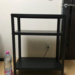 黒い3段ラック