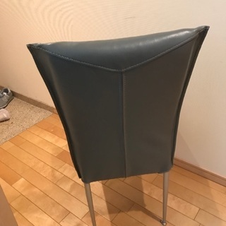 ダイニングテーブルの画像