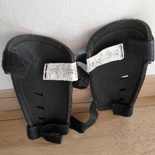 すね当て。の画像