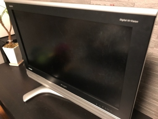 シャープ32型　液晶テレビ