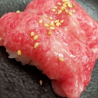 焼肉店ホールスタッフ☆未経験者歓迎☆交通費支給☆美味しい賄い付き🎵の画像