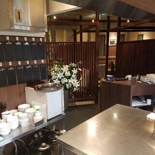 焼肉店ホールスタッフ☆未経験者歓迎☆交通費支給☆美味しい賄い付き🎵の画像