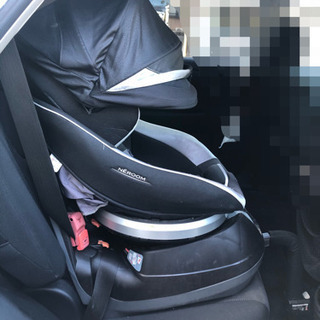 美品　新生児からOK チャイルドシート コンビ　ネルーム 