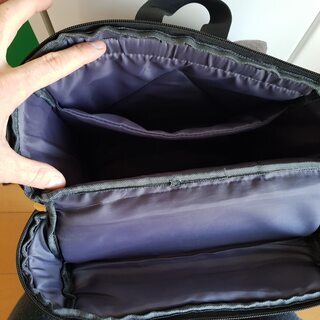 Grey backpackの画像