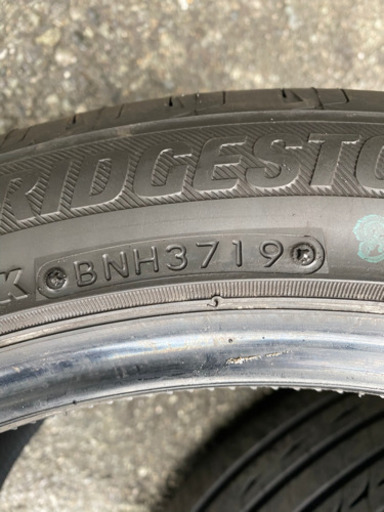 ブリヂストン　レグノ　275/40R19