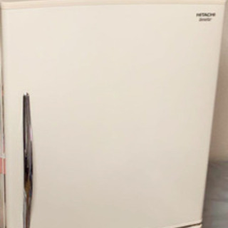 引越しのため、家具を売りたいです、テレビ1万円、電子レンジと冷蔵庫1万円、テーブル(椅子込み)の画像