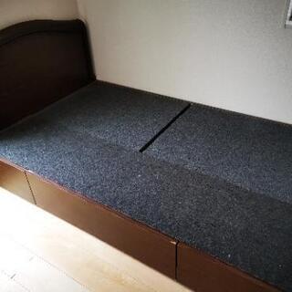 取引中 セミダブルベッド 収納豊富です