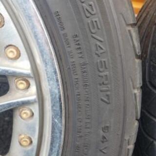 225/45R17