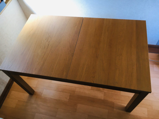 値下げ‼️IKEA製の伸縮テーブル(4人〜8人)ほとんど未使用美品