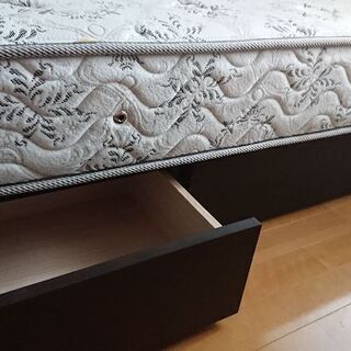 セミダブルベッドの画像