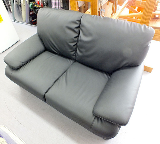 訳あり大特価！  レザー調ソファ 2人掛け  幅134ｃｍ 足なし ブラック 黒 合皮