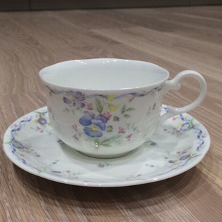 NARUMI 食器セットの画像