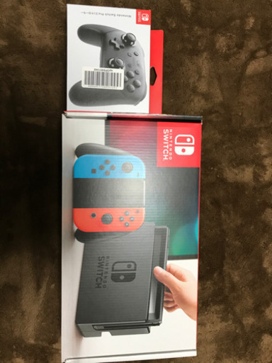 [受渡し予定決定］任天堂Switch本体とプロコントローラーセット