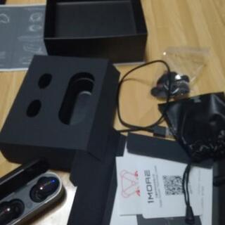 ノイズキャンセリングワイヤレスイヤフォンの画像