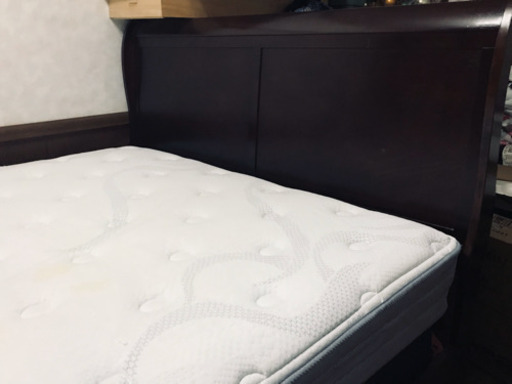 アメリカ製クイーンベッド