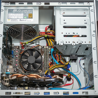 ゲーミングPC フォートナイト ﾚｲﾝﾎﾞｰｼｯｸｽｼｰｼﾞApex Win10の画像