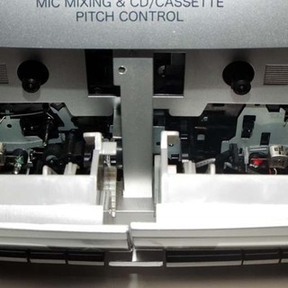 多機能CD・ラジオＷカセットプレイヤーの画像