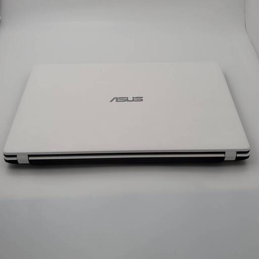 ASUS メモリ4GB HDD640GB ノートパソコン