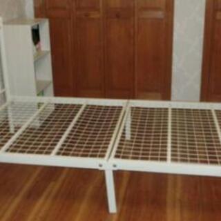 【取引中】 天蓋付き白シングルパイプベッドの画像