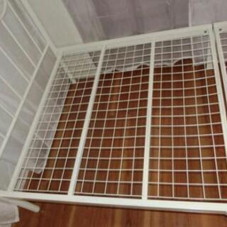 【取引中】 天蓋付き白シングルパイプベッドの画像