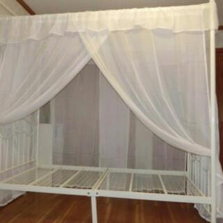 【取引中】 天蓋付き白シングルパイプベッド