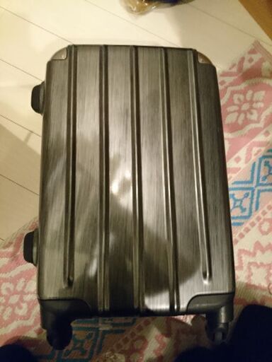 キャリーケース譲ります