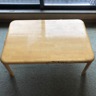 折り畳みできるローテーブルの画像