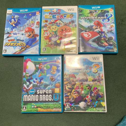 wiiU ファミリープレミアムセット　マリオカートハンドル付き　ソフト5本