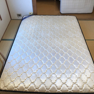 ダブルマットレス1台の画像