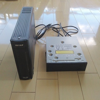 DVDドライブ　外付　DVSM-XL1218U2　ジャンク