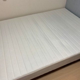 ダブルベッド　足つきマットレスの画像