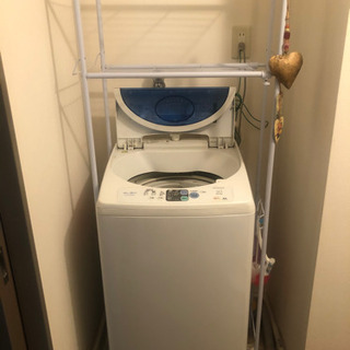 至急！3/28処分！洗濯機　洗濯機ラック付きの画像