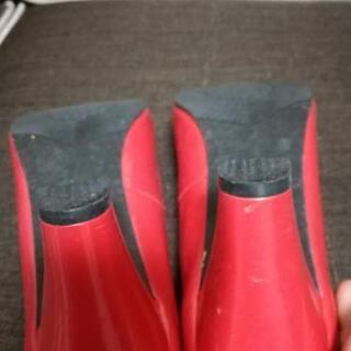 👠ほぼ新品！赤エナメルパンプス Lサイズ👠の画像