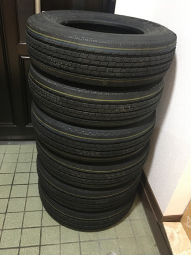 TOYO タイヤ　205 75 R 16 LT トラック　ダンプなど