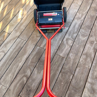 手動芝刈り機の画像