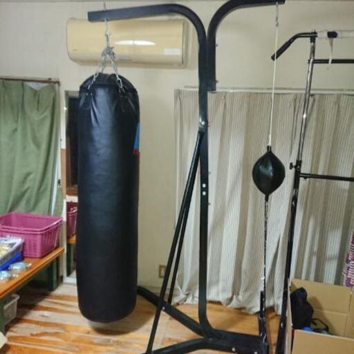 交渉中 サンドバッグとスタンド