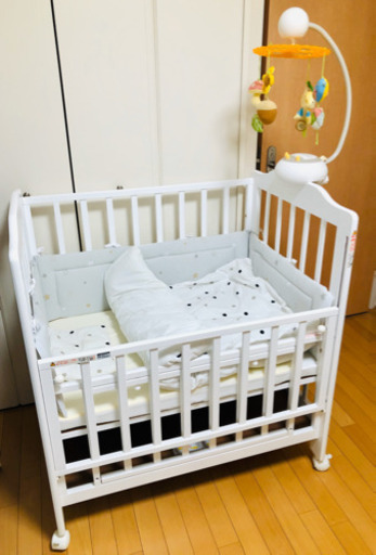 カトージ　ミニベビーベッド&布団セット&ベッドガード&ベッドメリー