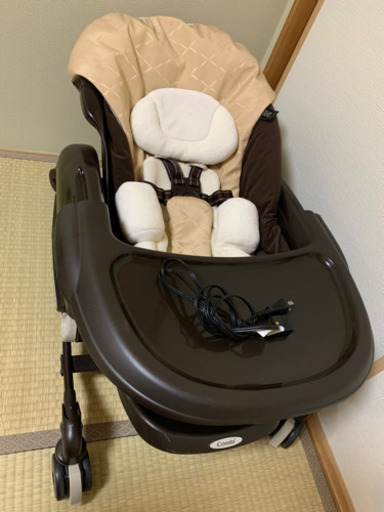 【お引き取り決まりました！】combi ネムリラ 自動ハイローチェア