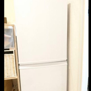 洗濯機HITACHI(2016年製)冷蔵庫SHARP(2015年製)の画像